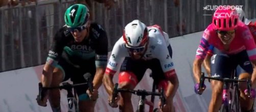 La rimonta vincente di Pascal Ackermann alla Tirreno - Adriatico.