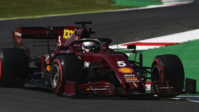 F1, Gp Mugello: le foto della Ferrari in amaranto.