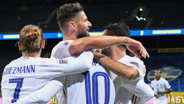 Pierre Ménès fustige deux choix de Didier Deschamps, les fans des bleus lui répondent