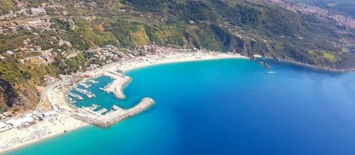 Palmi: una foto panoramica del litorale al largo del quale è stato avvistato un esemplare di balena.