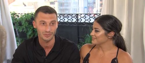 ‘90 Day Fiancé’: Loren shares a family picture. [Image Source: Access/YouTube]