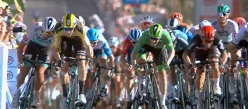 Il contatto che ha portato al declassamento di Peter Sagan.