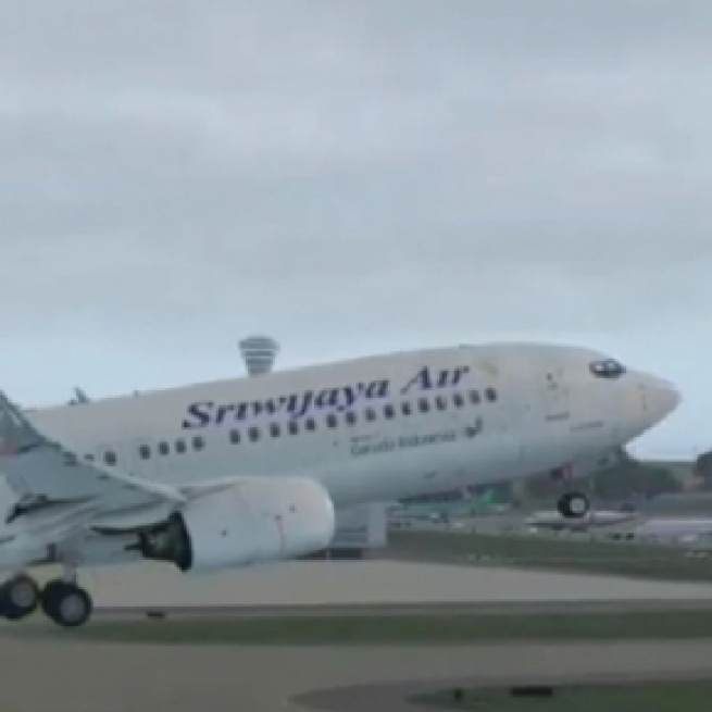 Sriwijaya Air Boeing 737 of Indonesia crash near Jakarta into Ocean. [©runsame YouTube video]
