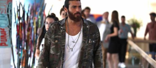 Can Yaman, presunto flirt con Diletta Leotta: avrebbero alloggiato nello stesso hotel.