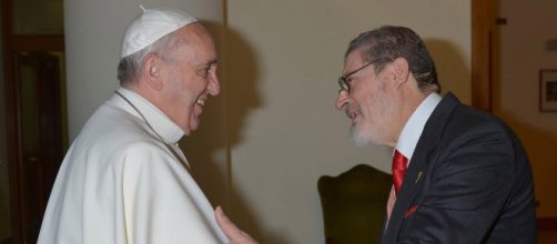 El médico del papa Francisco había sido internado en diciembre por complicaciones en su salud