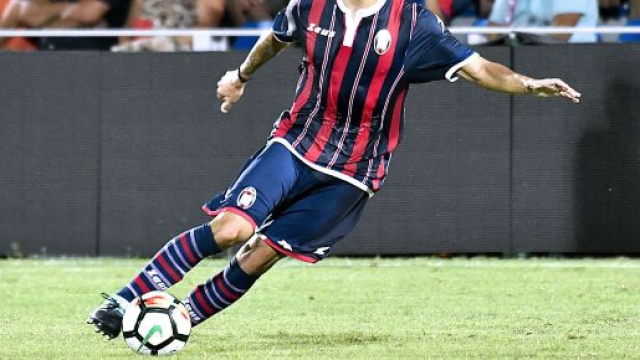 Calciomercato, il Crotone pensa alle operazioni in uscita.