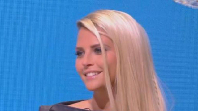 Kelly Vedovelli, victime de grossophobie sur les réseaux sociaux. ©C8 Capture