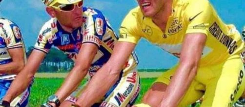 Marco Pantani e Mario Cipollini in azione al Tour de France.