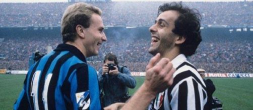 Karl Heinz Rummenigge e Michel Platini prima di Inter-Juventus della stagione 1984/85.