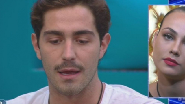 GF Vip, Zorzi a Rosalinda: 'Devi mollare il tuo fidanzato, se lo ami hai un problema'.