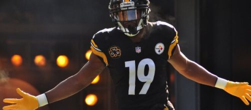 JuJu Smith-Schuster caught 97 passes in 2020. [Image Source: Flickr | Brook Ward]