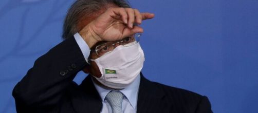 Guedes diz que economia volta em V e equipe espera avanço; auxílio emergencial só em medidas extremas. (Arquivo Blasting News)