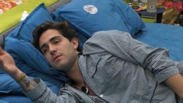 GF Vip, la mamma di Tommaso rimprovera un autore.