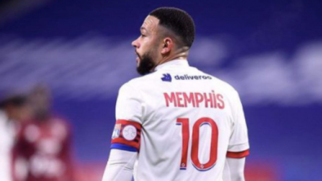Il y a deux ans, la banderole des fans de l'ASSE avait humilié Memphis Depay ©memphisdepay Instagram