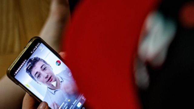 Palermo, partecipa a sfida estrema sui social: gravissima bimba di 10 anni.