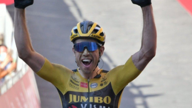 Wout van Aert vittorioso alla Strade Bianche