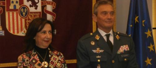 El dimitido JEMAD, Gral. Villarrolla, junto a la ministra Robles el día de su nombramiento