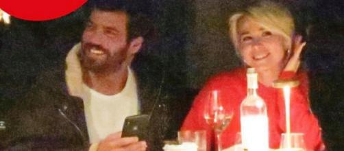 Can Yaman e Diletta paparazzati nuovamente insieme a Roma durante una cena (Foto Chi).
