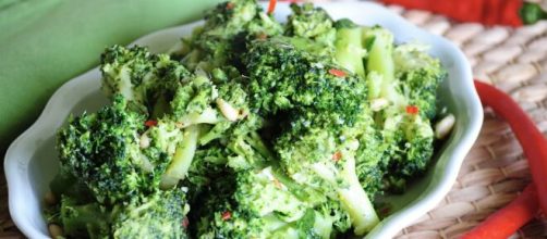 Broccoli saltati in padella, un contorno perfetto in ogni occasione.