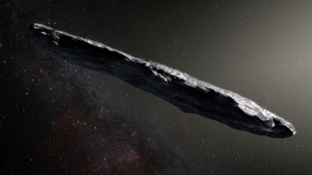 'Oumuamua, l'objet interstellaire non identifié observé en 2017 serait une technologie extraterrestre, selon Avi Loeb. © ESO / M. Kornmesser