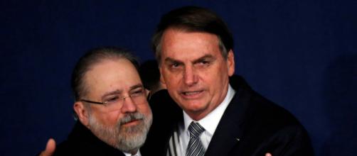 Augusto Aras é cobrado para denunciar Bolsonaro. (Arquivo Blasting News)