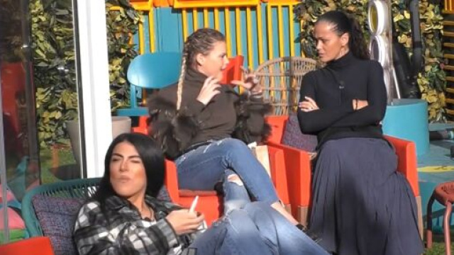 GF Vip, Samantha e Carlotta lanciano un appello dopo la nomination: 'Brasile sosteneteci'.