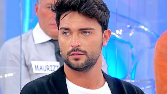 Uomini e donne, Davide ha scelto Chiara ma ci sono dei dubbi: 'Forse si conoscevano già'.