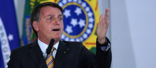 Coordenador da FGV diz que Bolsonaro executa uma política externa precisa e disciplinada para manter sua base mobilizada. (Arquivo Blasting News)