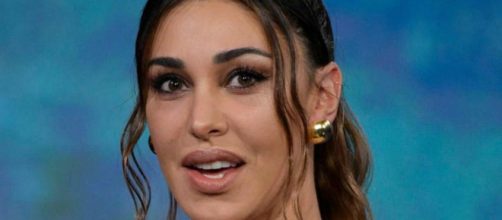 Belen Rodriguez a chi la accusa di cambiare uomo ogni due anni: 'Per la precisione ogni 4'.