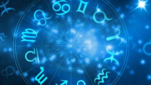 L'oroscopo del weekend 9-10 gennaio: Luna in Sagittario, bene l'amore per i Pesci.