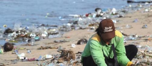 Bali's Kuta beach is swamped by plastic waste. [©CGTN YouTube video]