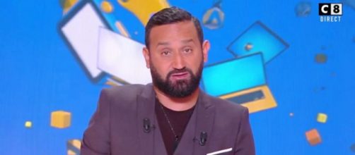 TPMP : Les téléspectateurs se moquent du pantalon 'pyjama' de Cyril Hanouna. ©C8 Capture