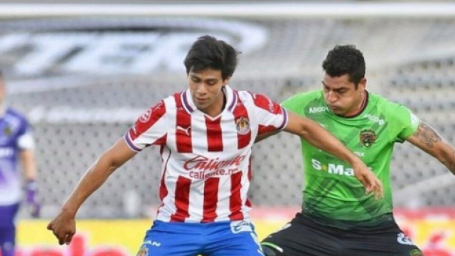 Jos&eacute; Juan Macias, punta del Chivas.