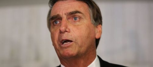 Bolsonaro chama William Bonner de 'canalha' após o jornalista o 'imitar'. (Agência Brasil)