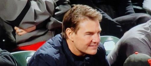 Tom Cruise enjoys Game 2 of the National League Division Series in San Francisco (Image source: SF Giants/NBCS)