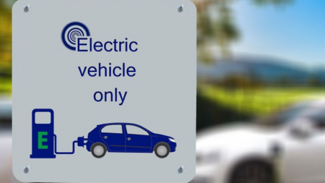 Numero verde Convergenze Energia: forniture di luce e gas e ricariche veicoli elettrici.