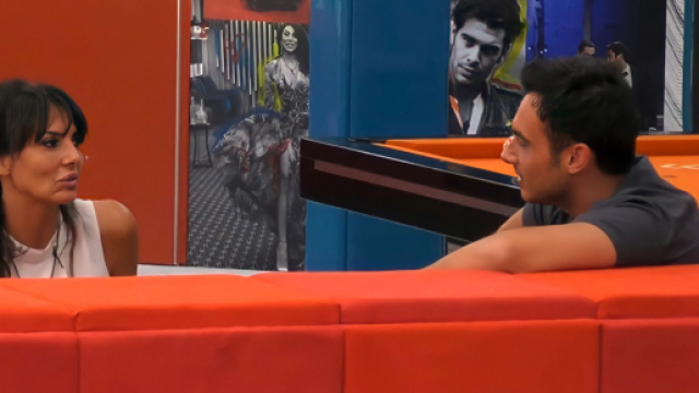 GF Vip, Nicola respinto da Trevisan: 'Voglio divertimi, oltre questo non ci riesco'.