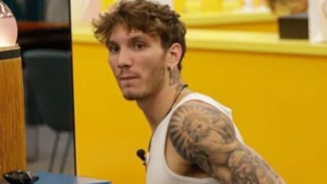 GFVip, Manuel rivela se un giorno potrà tornare a camminare: 'Qualcosa si può riprendere'.