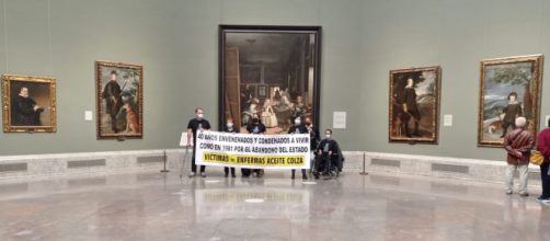 Las seis personas que fueron víctimas del aceite de colza protestando en el Museo del Prado (RRSS)