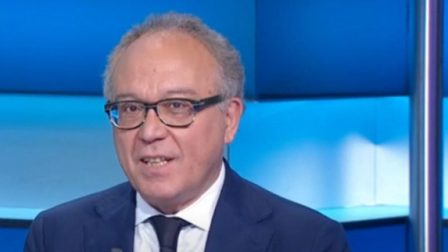 Enrico Varriale, si difende dalle accuse di insulti e lesioni all'ex compagna.