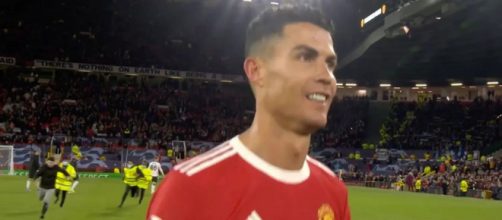 La réaction de Ronaldo quand un fan veut récupérer son maillot (capture YouTube)