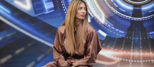 GFVip, urla esterne alla casa avvertono Soleil: ‘Tutte false, attenta‘.