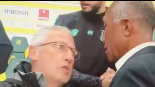 Kombouaré en colère après les remarques de Johan Gastien. (crédit Twitter)