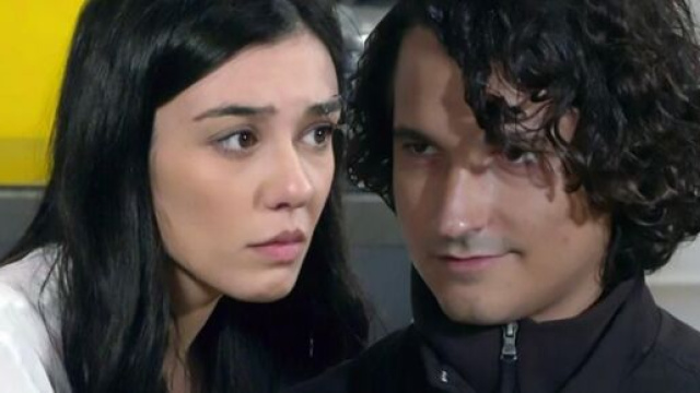 Un posto al sole, trame al 5/11: Mattia prova ad accorciare le distanze con Rossella.