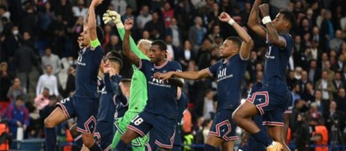 Le PSG encore sous le feu des critiques (crédit Twitter)