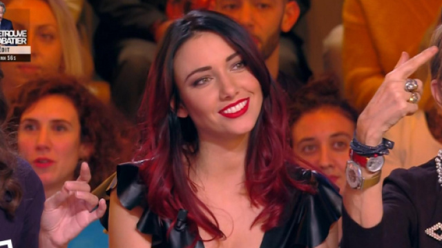 Delphine Wespiser sur le plateau de TPMP. Source : capture d’écran C8.