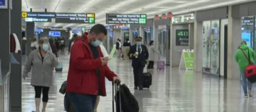 Airlines brace for early ‘long lines’ when U.S. lifts COVID-19 travel restrictions (Image source: WION/YouTube)