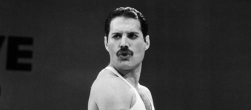 Annunciato un documentario su Freddie Mercury, a 30 anni dalla scomparsa del cantante dei Queen.
