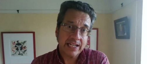 George Monbiot criticou o presidente Jair Bolsonaro (Reprodução/YouTube/5x15 Stories)