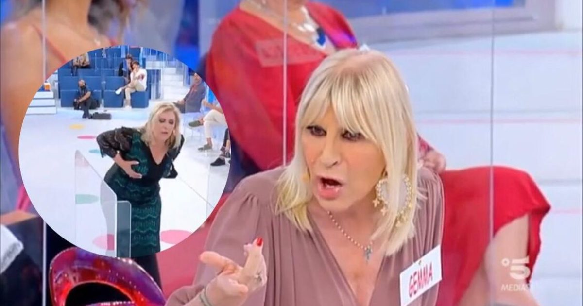 Tina Cipollari Perde Le Staffe Con Gemma Sei Una Vergogna Mummia Rifatta Video